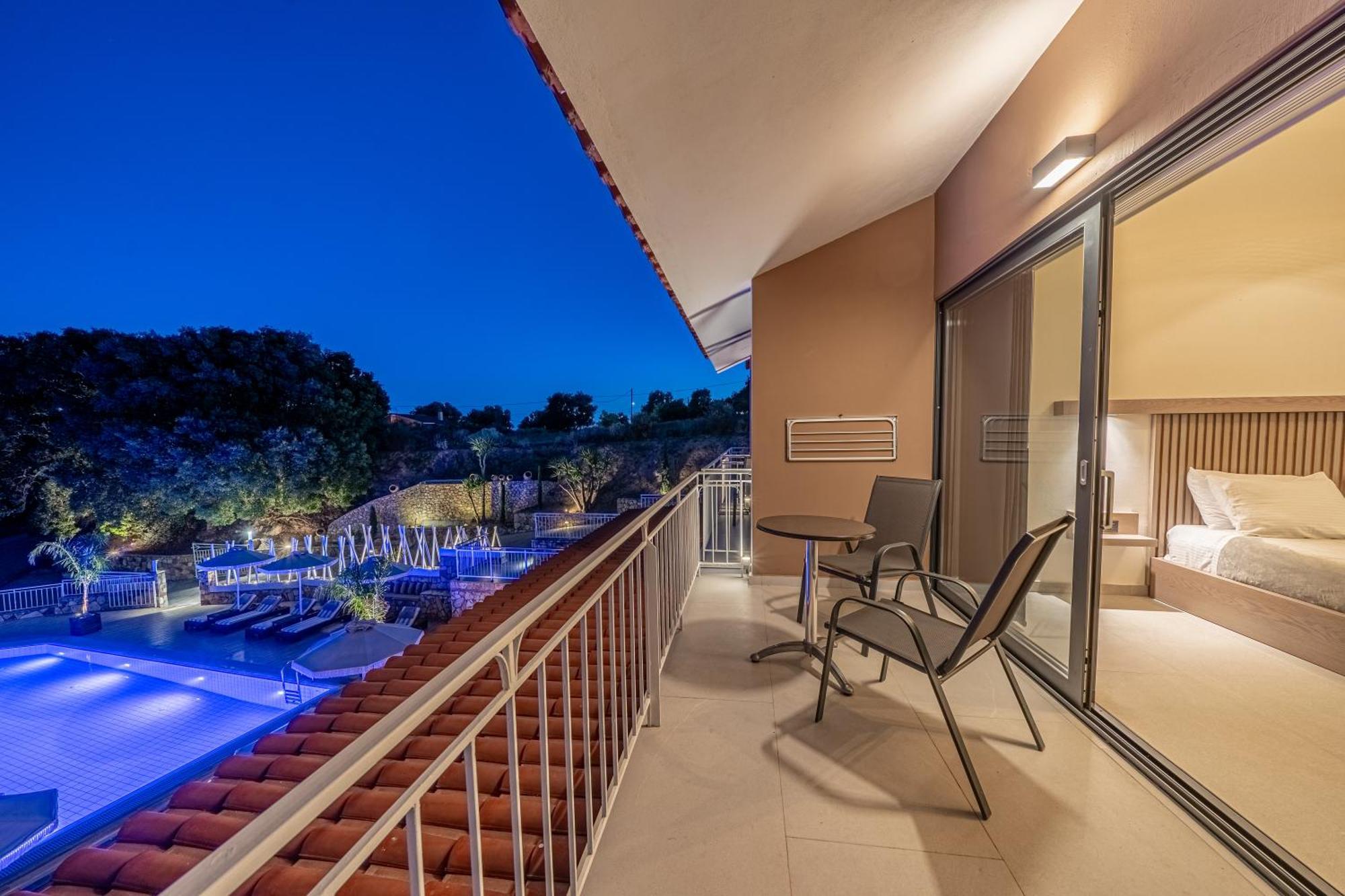 The "L" Suites & Apartments อาร์กอสโตลี ภายนอก รูปภาพ