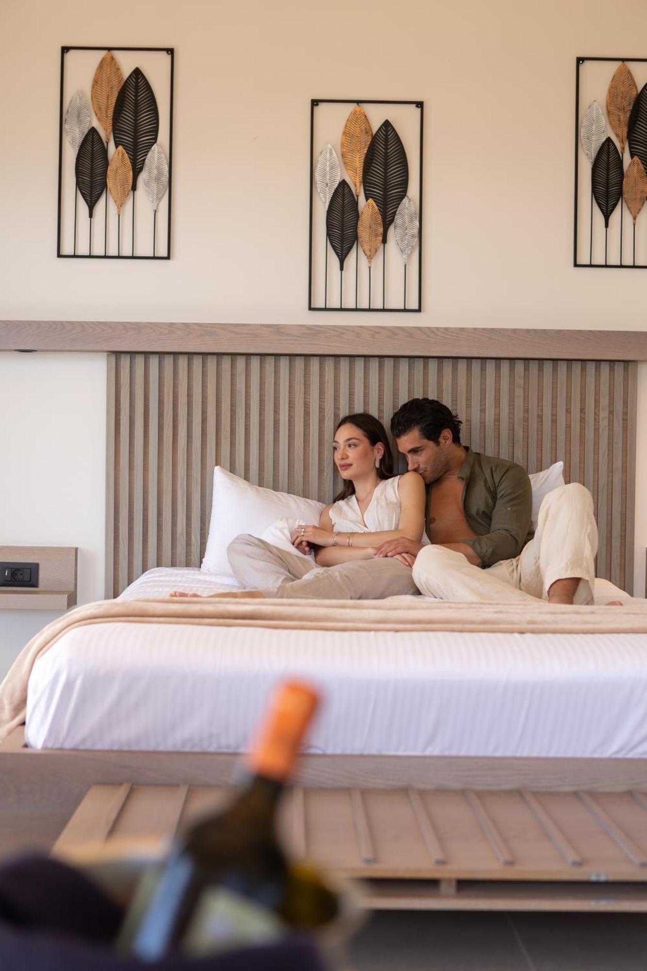 The "L" Suites & Apartments อาร์กอสโตลี ภายนอก รูปภาพ