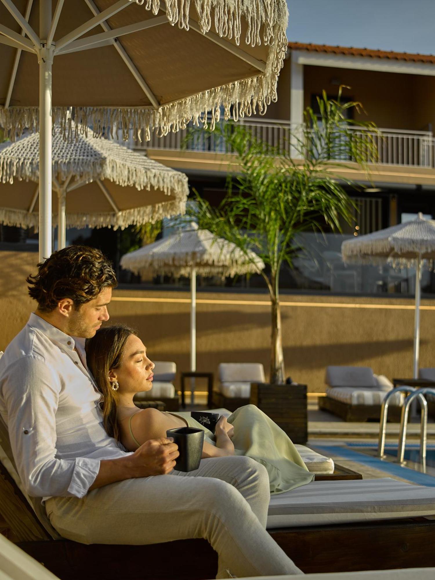 The "L" Suites & Apartments อาร์กอสโตลี ภายนอก รูปภาพ
