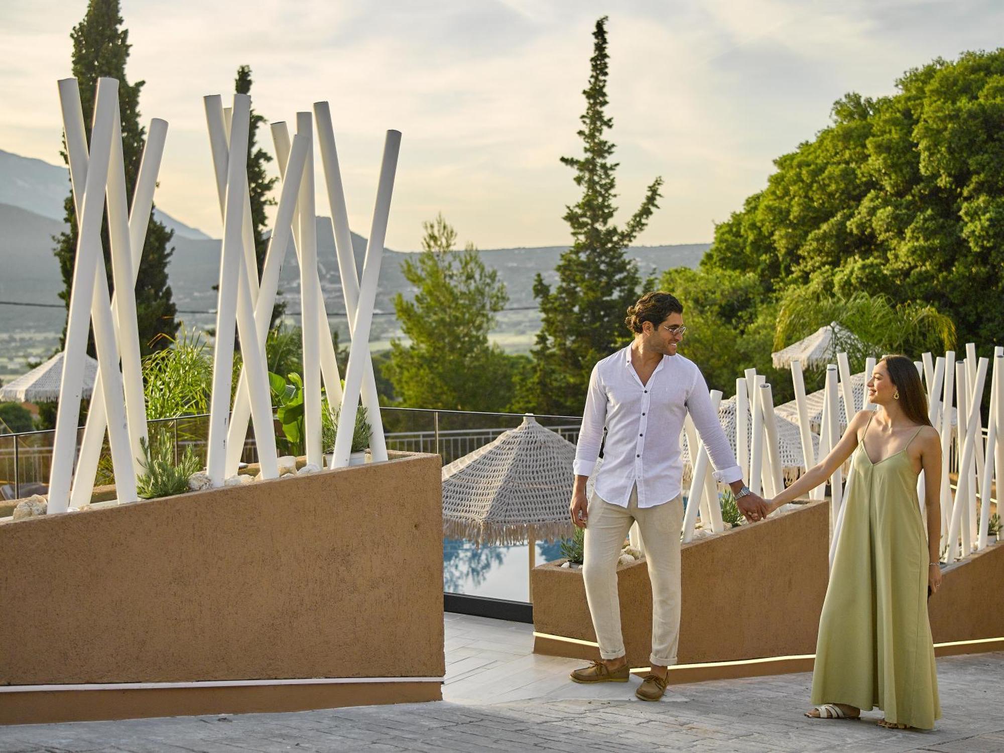 The "L" Suites & Apartments อาร์กอสโตลี ภายนอก รูปภาพ