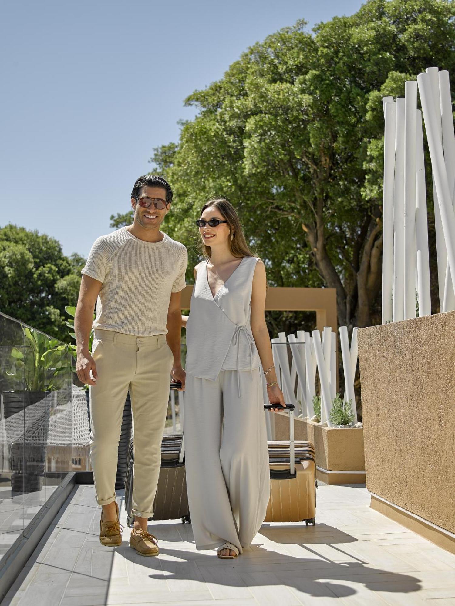 The "L" Suites & Apartments อาร์กอสโตลี ภายนอก รูปภาพ